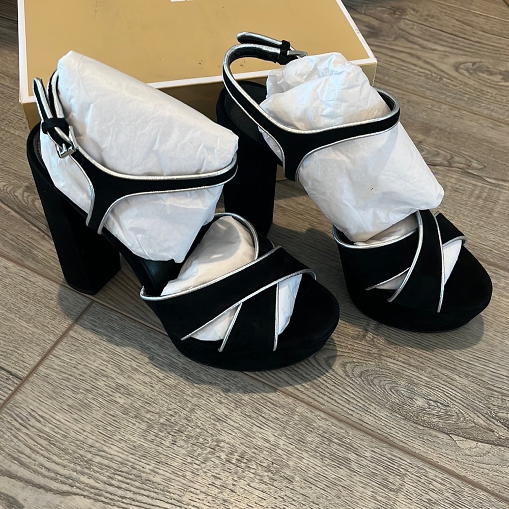 Michael Kors Lexie Platform Suede Heels Black size 7M